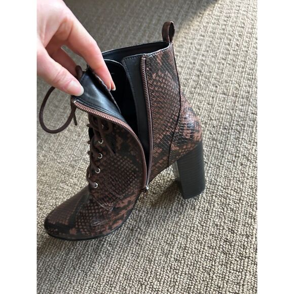 Treasure & Bond Gram Lace-Up Bootie Size 9.5M - Picture 4 of 7